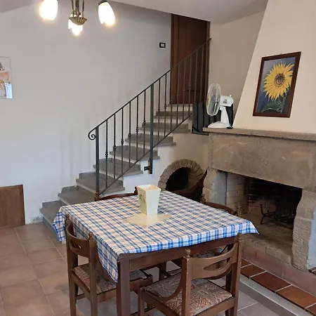 Casa Fumata شقة فندقية Giomici
